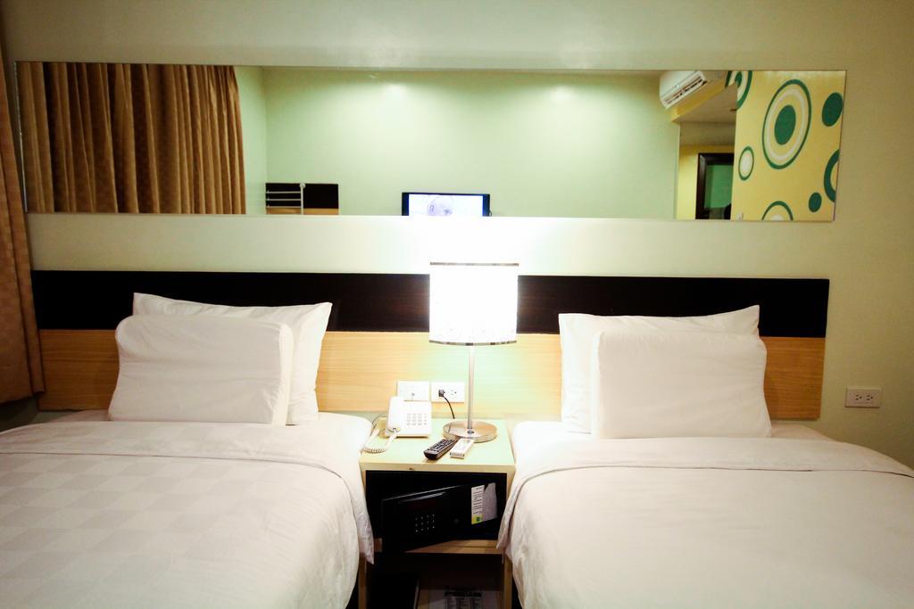 Go Hotels Iloilo Exteriér fotografie